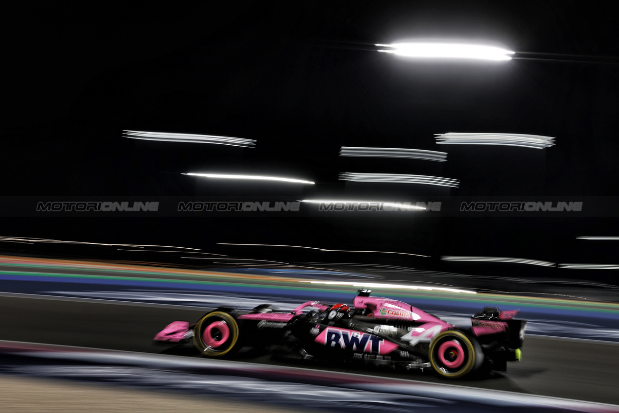 GP QATAR, Esteban Ocon (FRA) Alpine F1 Team A524.

30.11.2024. Formula 1 World Championship, Rd 23, Qatar Grand Prix, Doha, Qatar, Sprint e Qualifiche Day.

 - www.xpbimages.com, EMail: requests@xpbimages.com © Copyright: Staley / XPB Images