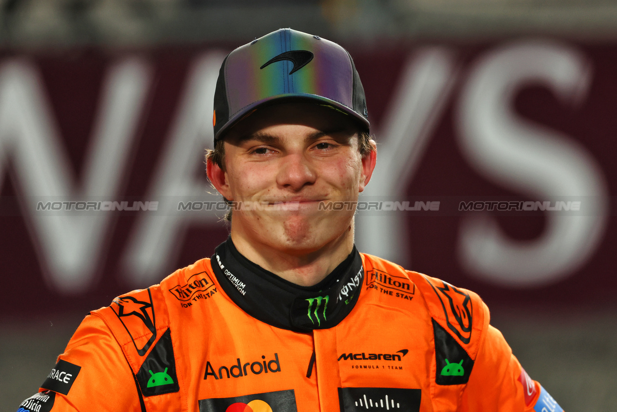 GP QATAR, Sprint winner Oscar Piastri (AUS) McLaren in parc ferme.

30.11.2024. Formula 1 World Championship, Rd 23, Qatar Grand Prix, Doha, Qatar, Sprint e Qualifiche Day.

 - www.xpbimages.com, EMail: requests@xpbimages.com © Copyright: Coates / XPB Images