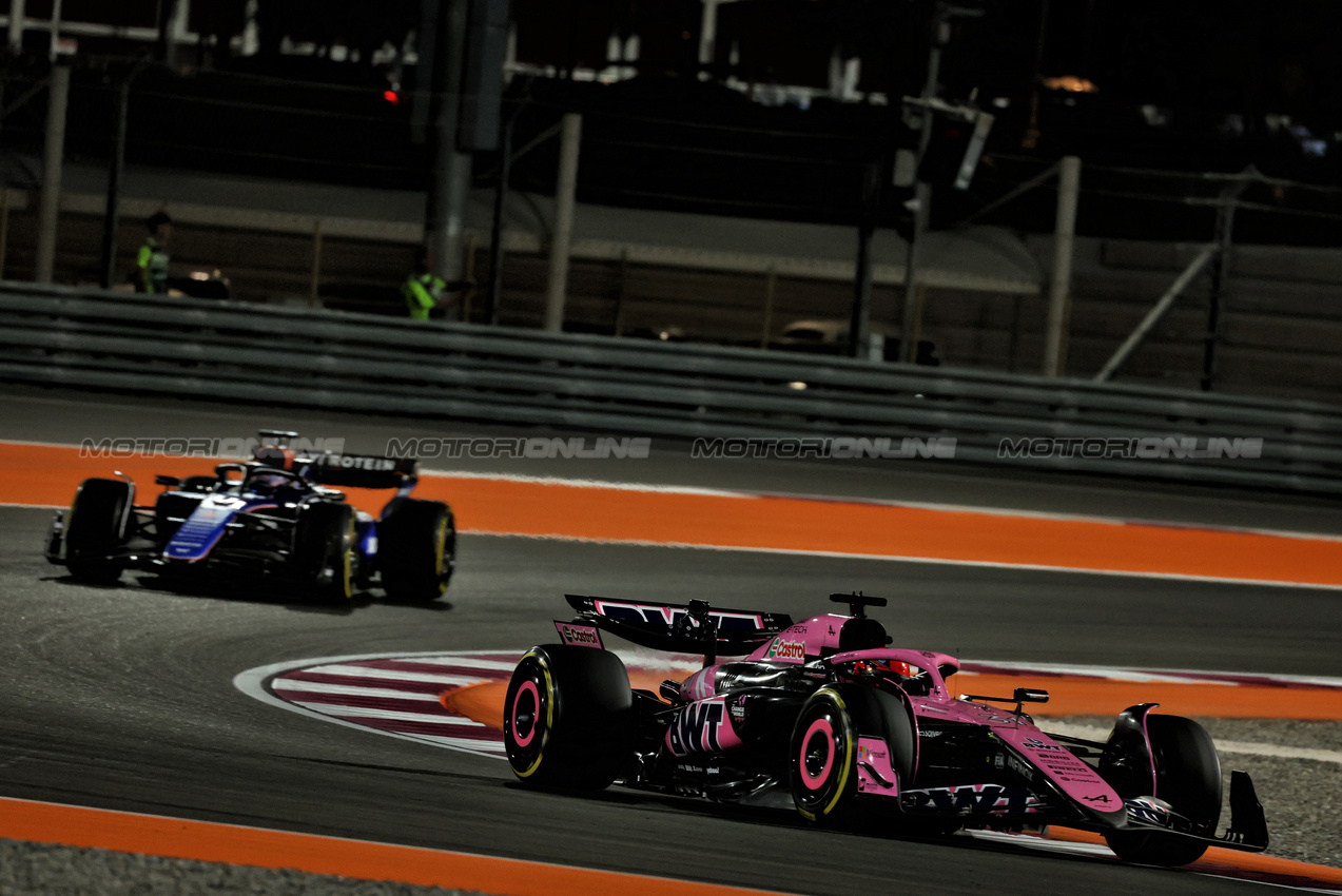GP QATAR, Esteban Ocon (FRA) Alpine F1 Team A524.

30.11.2024. Formula 1 World Championship, Rd 23, Qatar Grand Prix, Doha, Qatar, Sprint e Qualifiche Day.

 - www.xpbimages.com, EMail: requests@xpbimages.com © Copyright: Coates / XPB Images