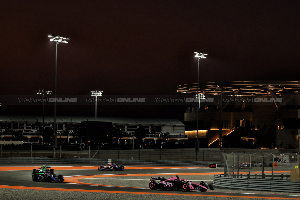 GP QATAR, Esteban Ocon (FRA) Alpine F1 Team A524.

30.11.2024. Formula 1 World Championship, Rd 23, Qatar Grand Prix, Doha, Qatar, Sprint e Qualifiche Day.

 - www.xpbimages.com, EMail: requests@xpbimages.com © Copyright: Coates / XPB Images