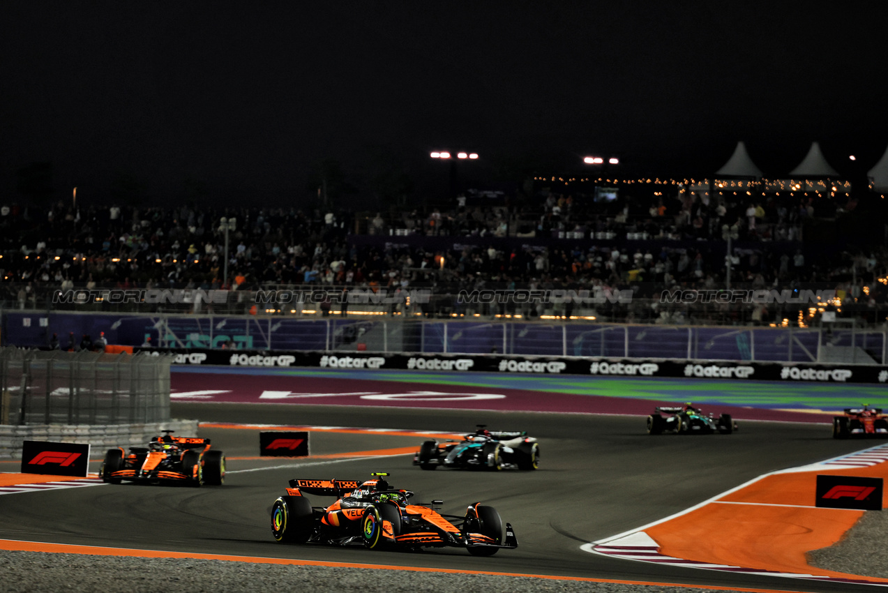 GP QATAR, Lando Norris (GBR) McLaren MCL38.

30.11.2024. Formula 1 World Championship, Rd 23, Qatar Grand Prix, Doha, Qatar, Sprint e Qualifiche Day.

 - www.xpbimages.com, EMail: requests@xpbimages.com © Copyright: Coates / XPB Images