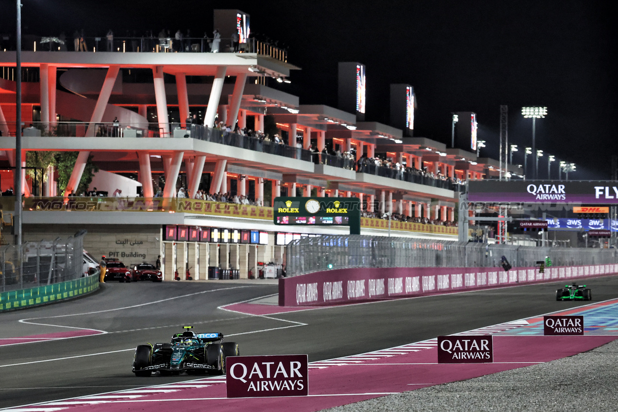 GP QATAR, Fernando Alonso (ESP) Aston Martin F1 Team AMR24.

30.11.2024. Formula 1 World Championship, Rd 23, Qatar Grand Prix, Doha, Qatar, Sprint e Qualifiche Day.

- www.xpbimages.com, EMail: requests@xpbimages.com © Copyright: Moy / XPB Images