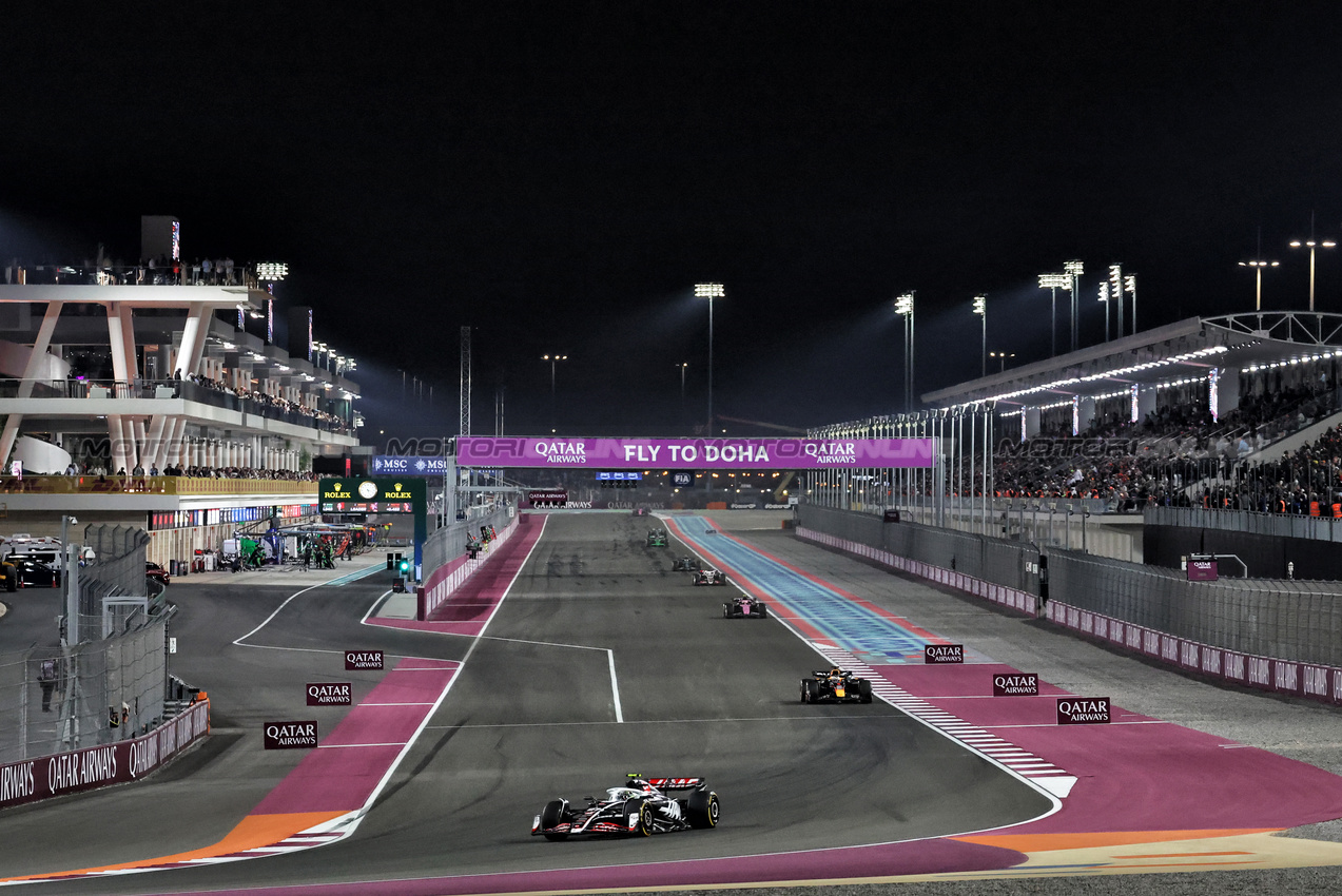GP QATAR, Nico Hulkenberg (GER) Haas VF-24.

30.11.2024. Formula 1 World Championship, Rd 23, Qatar Grand Prix, Doha, Qatar, Sprint e Qualifiche Day.

- www.xpbimages.com, EMail: requests@xpbimages.com © Copyright: Moy / XPB Images
