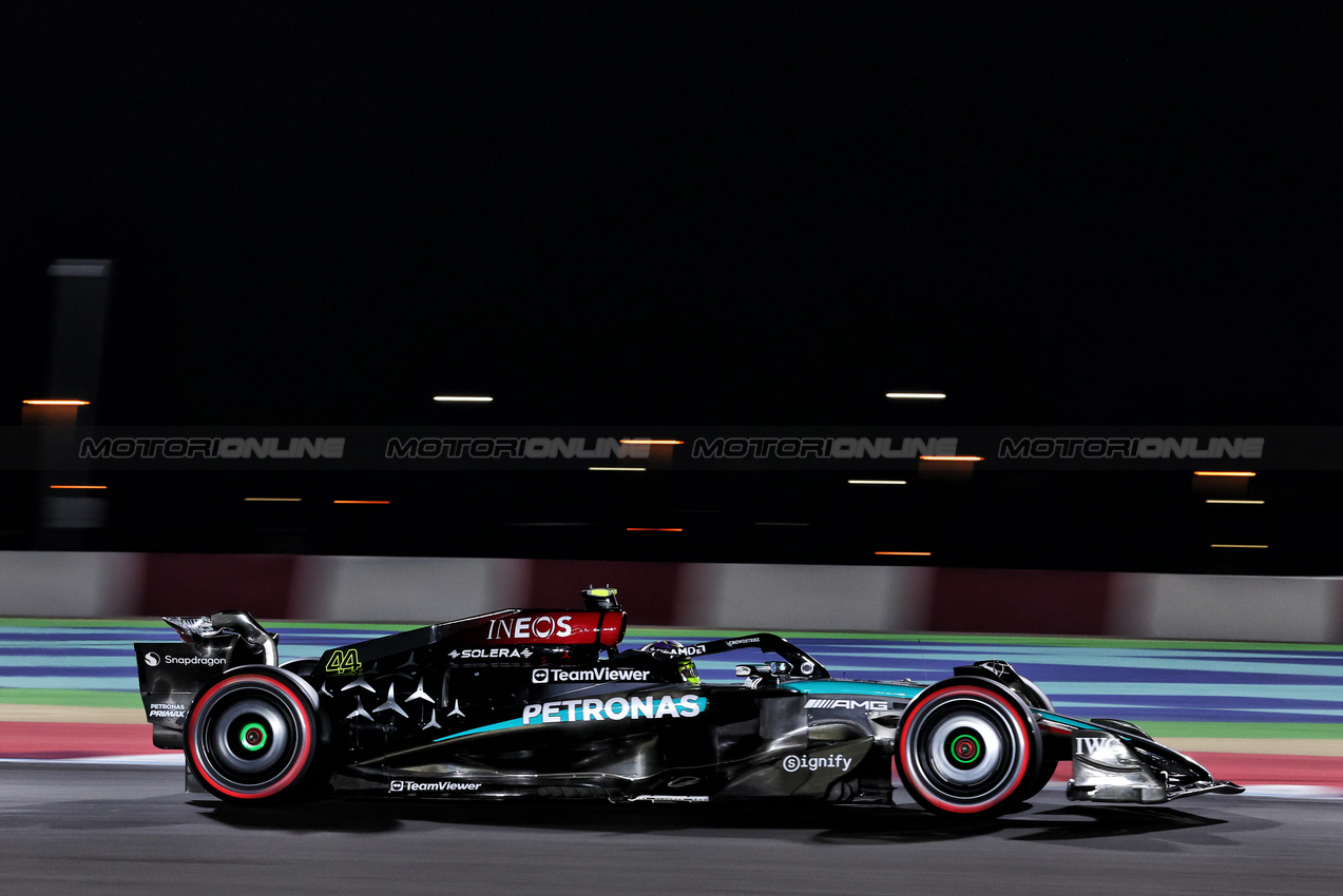 GP QATAR, Lewis Hamilton (GBR) Mercedes AMG F1 W15.

30.11.2024. Formula 1 World Championship, Rd 23, Qatar Grand Prix, Doha, Qatar, Sprint e Qualifiche Day.

- www.xpbimages.com, EMail: requests@xpbimages.com © Copyright: Charniaux / XPB Images