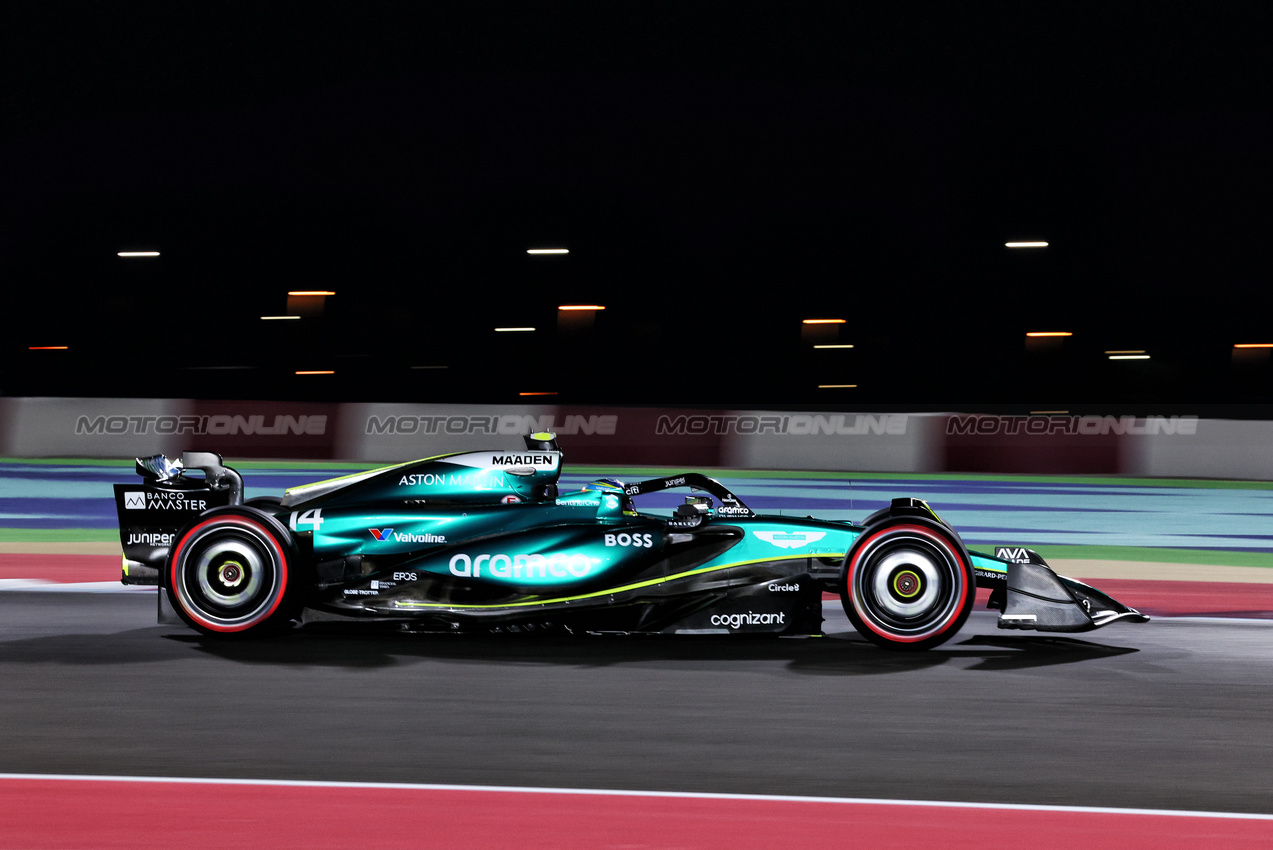 GP QATAR, Fernando Alonso (ESP) Aston Martin F1 Team AMR24.

30.11.2024. Formula 1 World Championship, Rd 23, Qatar Grand Prix, Doha, Qatar, Sprint e Qualifiche Day.

- www.xpbimages.com, EMail: requests@xpbimages.com © Copyright: Charniaux / XPB Images