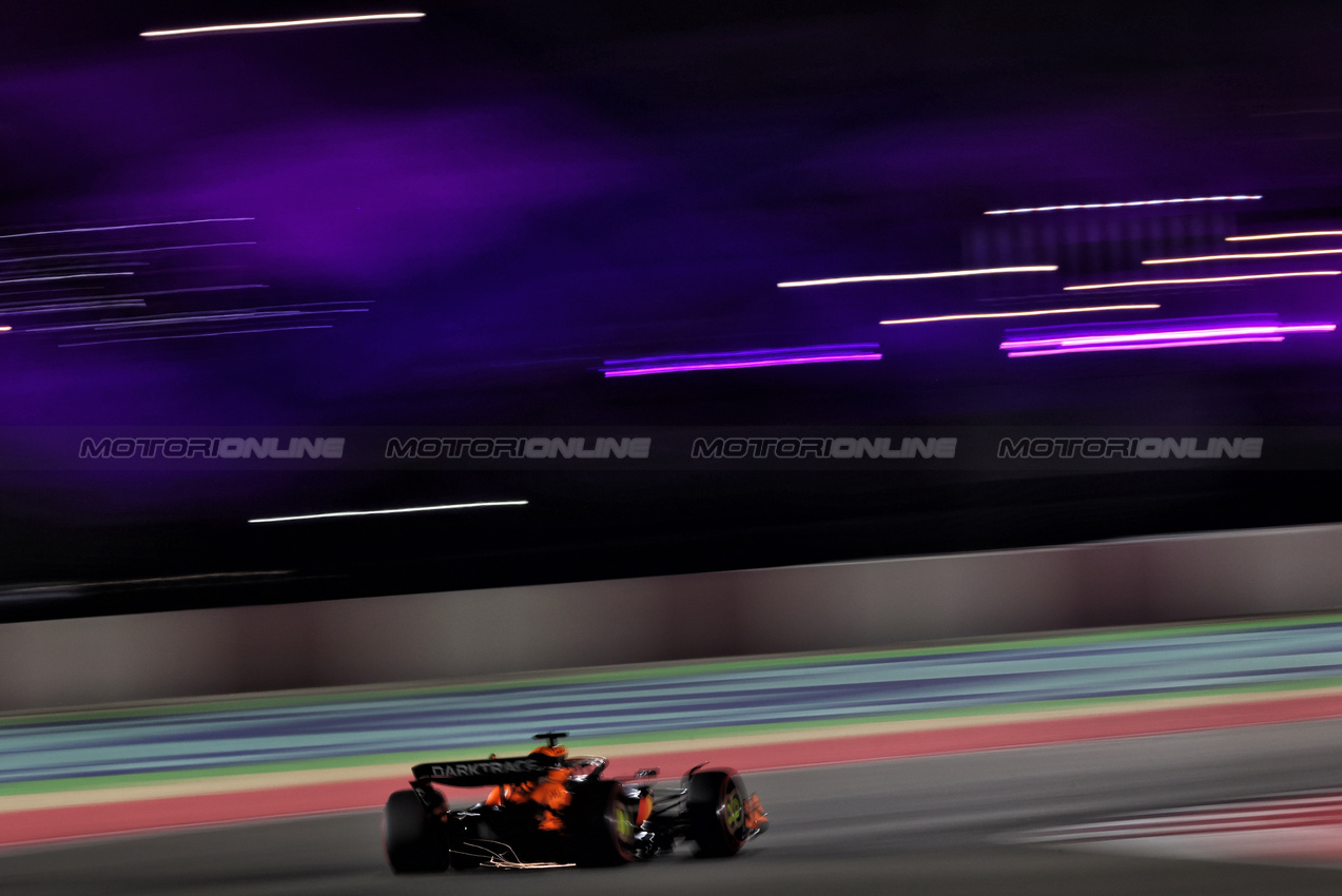 GP QATAR, Oscar Piastri (AUS) McLaren MCL38.

30.11.2024. Formula 1 World Championship, Rd 23, Qatar Grand Prix, Doha, Qatar, Sprint e Qualifiche Day.

 - www.xpbimages.com, EMail: requests@xpbimages.com © Copyright: Staley / XPB Images