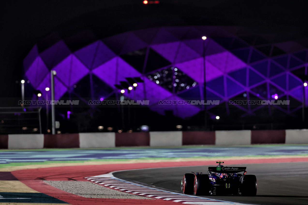 GP QATAR, Yuki Tsunoda (JPN) RB VCARB 01.

30.11.2024. Formula 1 World Championship, Rd 23, Qatar Grand Prix, Doha, Qatar, Sprint e Qualifiche Day.

 - www.xpbimages.com, EMail: requests@xpbimages.com © Copyright: Staley / XPB Images