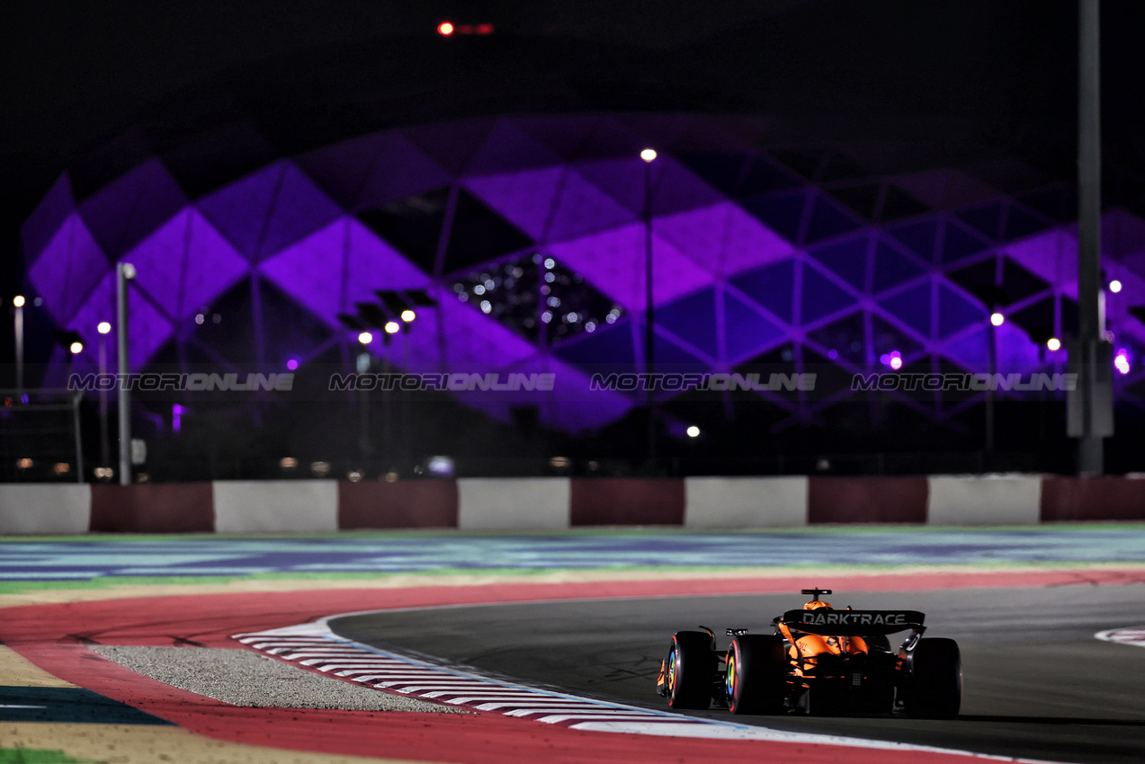 GP QATAR, Oscar Piastri (AUS) McLaren MCL38.

30.11.2024. Formula 1 World Championship, Rd 23, Qatar Grand Prix, Doha, Qatar, Sprint e Qualifiche Day.

 - www.xpbimages.com, EMail: requests@xpbimages.com © Copyright: Staley / XPB Images