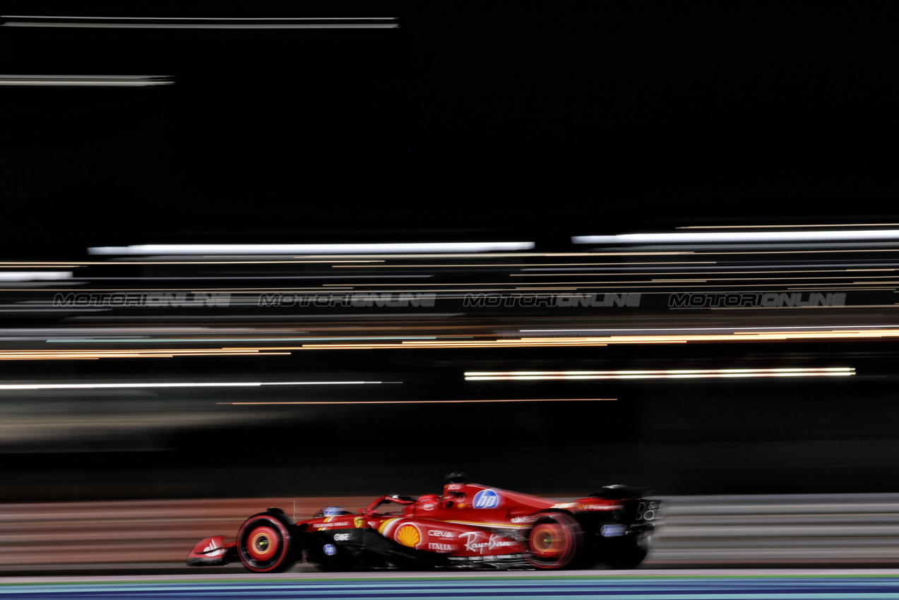 GP QATAR, Charles Leclerc (MON) Ferrari SF-24.

30.11.2024. Formula 1 World Championship, Rd 23, Qatar Grand Prix, Doha, Qatar, Sprint e Qualifiche Day.

 - www.xpbimages.com, EMail: requests@xpbimages.com © Copyright: Staley / XPB Images
