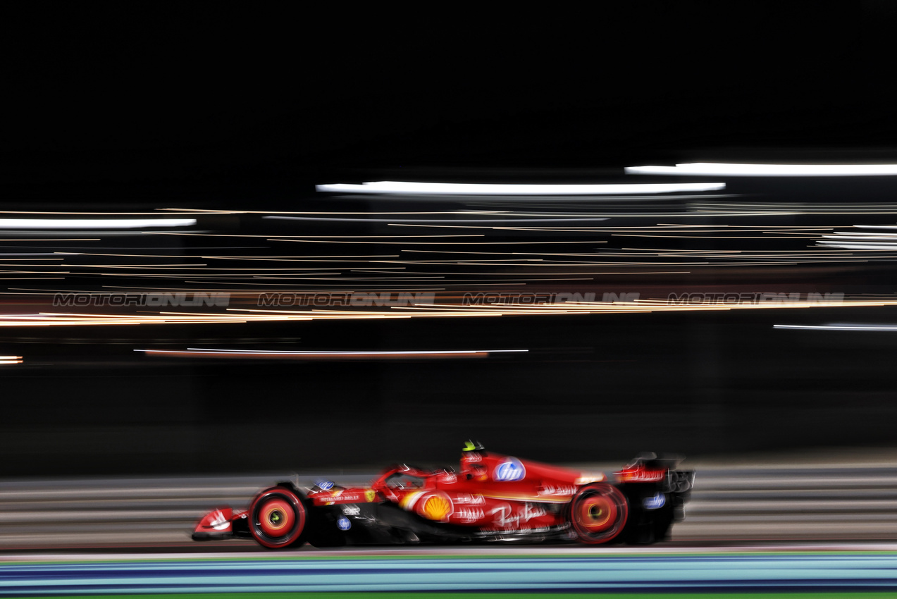 GP QATAR, Carlos Sainz Jr (ESP) Ferrari SF-24.

30.11.2024. Formula 1 World Championship, Rd 23, Qatar Grand Prix, Doha, Qatar, Sprint e Qualifiche Day.

 - www.xpbimages.com, EMail: requests@xpbimages.com © Copyright: Staley / XPB Images
