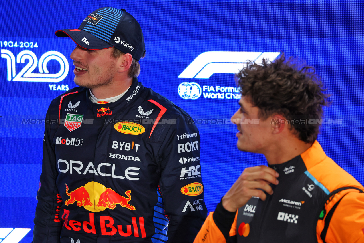 GP QATAR, (L to R): pole sitter Max Verstappen (NLD) Red Bull Racing with Lando Norris (GBR) McLaren in qualifying parc ferme.

30.11.2024. Formula 1 World Championship, Rd 23, Qatar Grand Prix, Doha, Qatar, Sprint e Qualifiche Day.

 - www.xpbimages.com, EMail: requests@xpbimages.com © Copyright: Coates / XPB Images