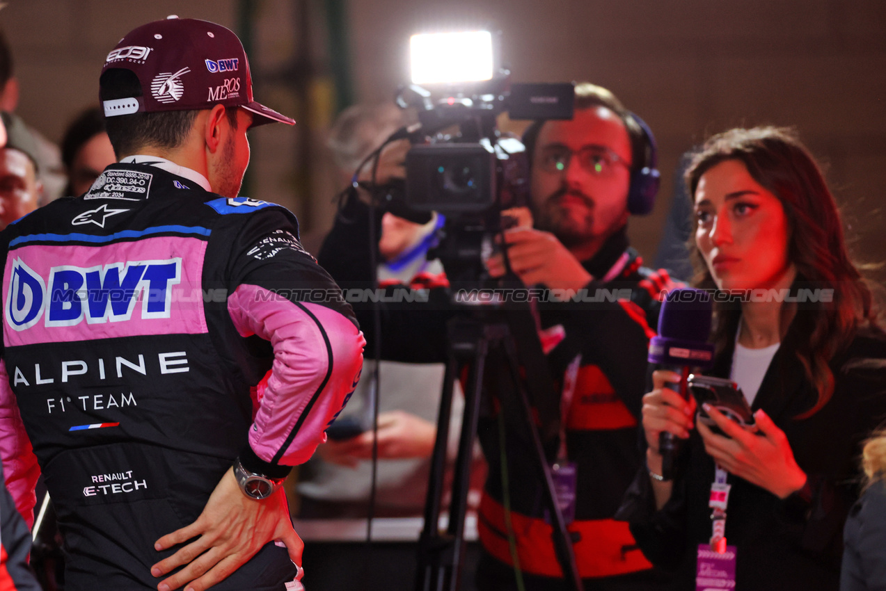 GP QATAR, Esteban Ocon (FRA) Alpine F1 Team.

30.11.2024. Formula 1 World Championship, Rd 23, Qatar Grand Prix, Doha, Qatar, Sprint e Qualifiche Day.

 - www.xpbimages.com, EMail: requests@xpbimages.com © Copyright: Coates / XPB Images