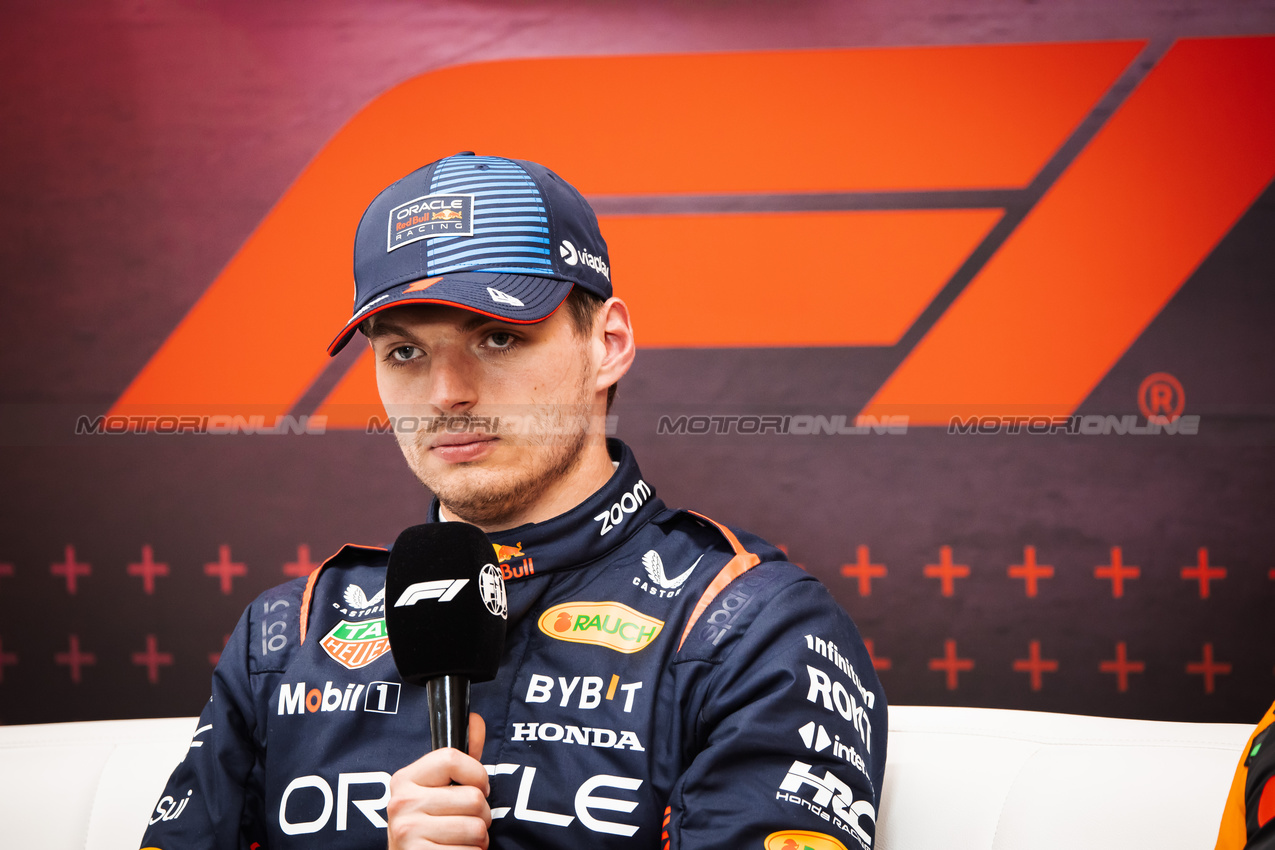 GP QATAR, Max Verstappen (NLD) Red Bull Racing in the post qualifying FIA Press Conference.

30.11.2024. Formula 1 World Championship, Rd 23, Qatar Grand Prix, Doha, Qatar, Sprint e Qualifiche Day.

- www.xpbimages.com, EMail: requests@xpbimages.com © Copyright: Bearne / XPB Images