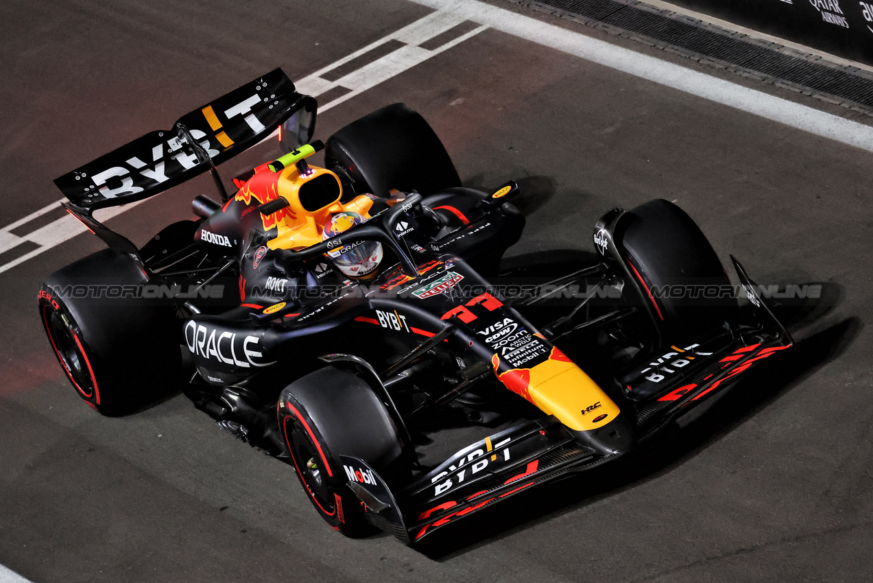 GP QATAR, Sergio Perez (MEX) Red Bull Racing RB20.

30.11.2024. Formula 1 World Championship, Rd 23, Qatar Grand Prix, Doha, Qatar, Sprint e Qualifiche Day.

- www.xpbimages.com, EMail: requests@xpbimages.com © Copyright: Moy / XPB Images