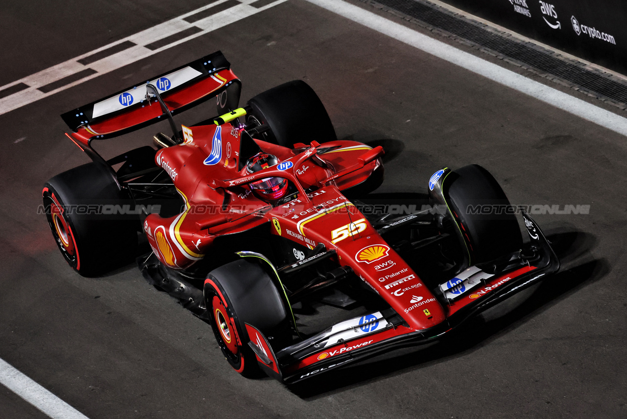 GP QATAR, Carlos Sainz Jr (ESP) Ferrari SF-24.

30.11.2024. Formula 1 World Championship, Rd 23, Qatar Grand Prix, Doha, Qatar, Sprint e Qualifiche Day.

- www.xpbimages.com, EMail: requests@xpbimages.com © Copyright: Moy / XPB Images