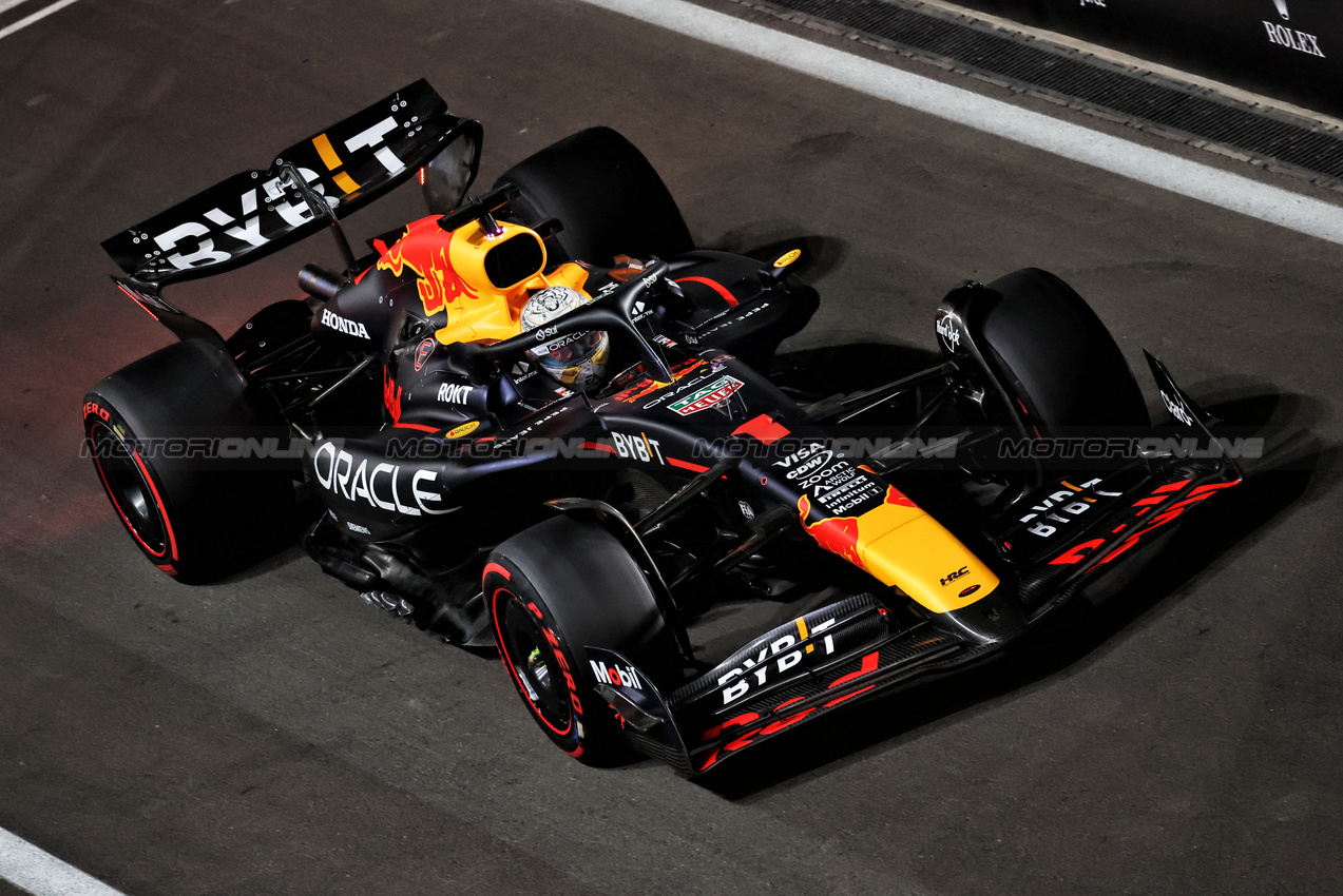 GP QATAR, Max Verstappen (NLD) Red Bull Racing RB20.

30.11.2024. Formula 1 World Championship, Rd 23, Qatar Grand Prix, Doha, Qatar, Sprint e Qualifiche Day.

- www.xpbimages.com, EMail: requests@xpbimages.com © Copyright: Moy / XPB Images