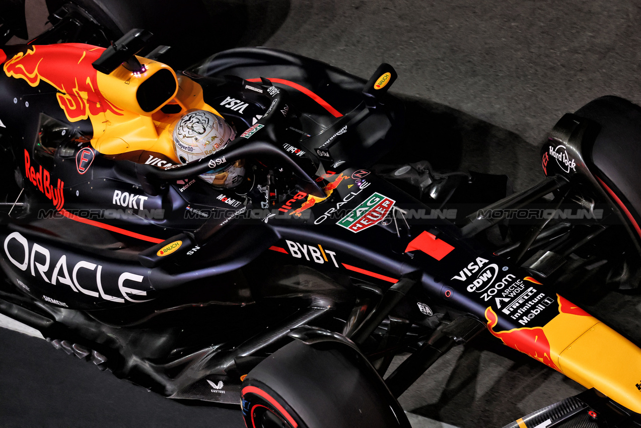 GP QATAR, Max Verstappen (NLD) Red Bull Racing RB20.

30.11.2024. Formula 1 World Championship, Rd 23, Qatar Grand Prix, Doha, Qatar, Sprint e Qualifiche Day.

- www.xpbimages.com, EMail: requests@xpbimages.com © Copyright: Moy / XPB Images