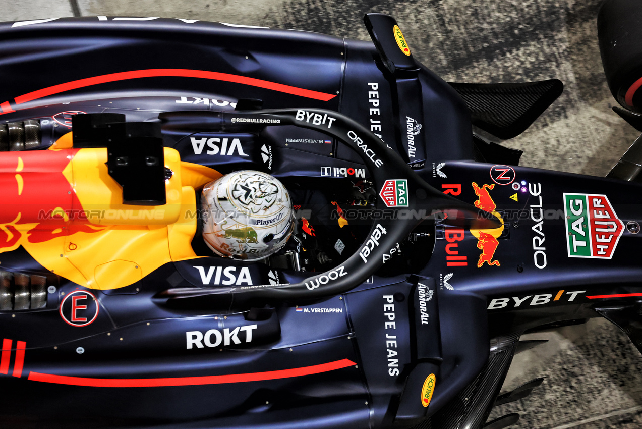 GP QATAR, Max Verstappen (NLD) Red Bull Racing RB20.

30.11.2024. Formula 1 World Championship, Rd 23, Qatar Grand Prix, Doha, Qatar, Sprint e Qualifiche Day.

- www.xpbimages.com, EMail: requests@xpbimages.com © Copyright: Moy / XPB Images