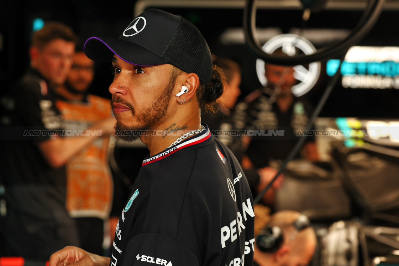 GP QATAR, Lewis Hamilton (GBR) Mercedes AMG F1.

30.11.2024. Formula 1 World Championship, Rd 23, Qatar Grand Prix, Doha, Qatar, Sprint e Qualifiche Day.

 - www.xpbimages.com, EMail: requests@xpbimages.com © Copyright: Coates / XPB Images