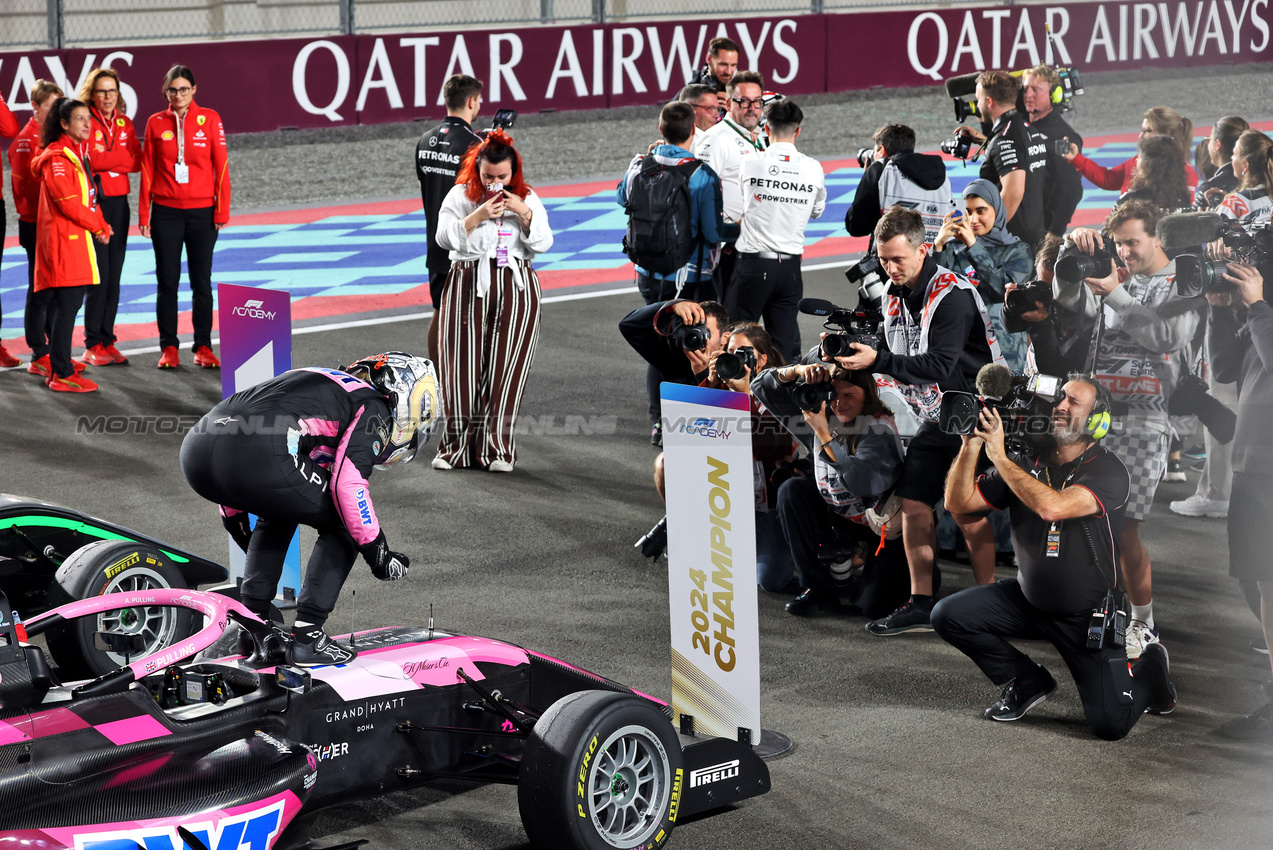 GP QATAR, Abbi Pulling (GBR) Rodin Motorsport celebrates her second position e series championship in parc ferme.

30.11.2024. FIA Formula Academy, Rd 6, Gara 1, Losail International Circuit, Doha, Qatar, Saturday.

- www.xpbimages.com, EMail: requests@xpbimages.com Copyright: XPB Images