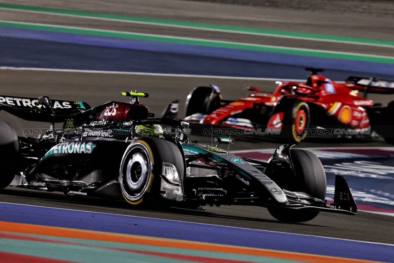 GP QATAR, Lewis Hamilton (GBR) Mercedes AMG F1 W15.

30.11.2024. Formula 1 World Championship, Rd 23, Qatar Grand Prix, Doha, Qatar, Sprint e Qualifiche Day.

- www.xpbimages.com, EMail: requests@xpbimages.com © Copyright: Charniaux / XPB Images