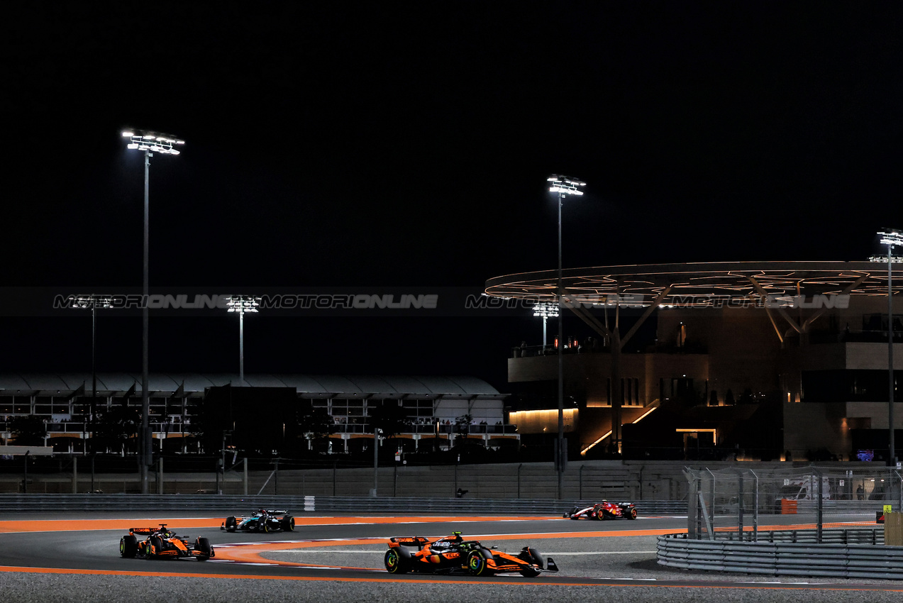 GP QATAR, Lando Norris (GBR) McLaren MCL38.

30.11.2024. Formula 1 World Championship, Rd 23, Qatar Grand Prix, Doha, Qatar, Sprint e Qualifiche Day.

- www.xpbimages.com, EMail: requests@xpbimages.com © Copyright: Charniaux / XPB Images