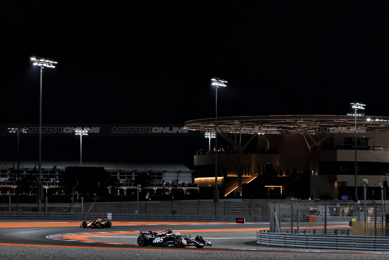 GP QATAR, Nico Hulkenberg (GER) Haas VF-24.

30.11.2024. Formula 1 World Championship, Rd 23, Qatar Grand Prix, Doha, Qatar, Sprint e Qualifiche Day.

- www.xpbimages.com, EMail: requests@xpbimages.com © Copyright: Charniaux / XPB Images
