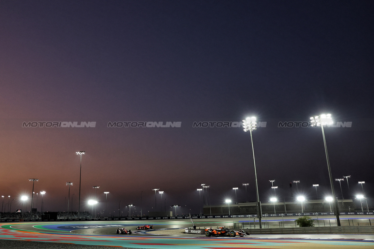 GP QATAR, Oscar Piastri (AUS) McLaren MCL38.

30.11.2024. Formula 1 World Championship, Rd 23, Qatar Grand Prix, Doha, Qatar, Sprint e Qualifiche Day.

- www.xpbimages.com, EMail: requests@xpbimages.com © Copyright: Charniaux / XPB Images