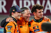 GP QATAR, (L to R): Sprint winner Oscar Piastri (AUS) McLaren in parc ferme with Zak Brown (USA) McLaren Executive Director e second placed team mate Lando Norris (GBR) McLaren.

30.11.2024. Formula 1 World Championship, Rd 23, Qatar Grand Prix, Doha, Qatar, Sprint e Qualifiche Day.

- www.xpbimages.com, EMail: requests@xpbimages.com © Copyright: Charniaux / XPB Images