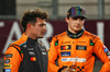 GP QATAR, (L to R): Second placed Lando Norris (GBR) McLaren in Sprint parc ferme with team mate e winner Oscar Piastri (AUS) McLaren.

30.11.2024. Formula 1 World Championship, Rd 23, Qatar Grand Prix, Doha, Qatar, Sprint e Qualifiche Day.

 - www.xpbimages.com, EMail: requests@xpbimages.com © Copyright: Coates / XPB Images