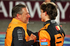 GP QATAR, (L to R): Zak Brown (USA) McLaren Executive Director with Sprint winner Oscar Piastri (AUS) McLaren in parc ferme.

30.11.2024. Formula 1 World Championship, Rd 23, Qatar Grand Prix, Doha, Qatar, Sprint e Qualifiche Day.

 - www.xpbimages.com, EMail: requests@xpbimages.com © Copyright: Coates / XPB Images