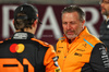 GP QATAR, Zak Brown (USA) McLaren Executive Director with Sprint winner Oscar Piastri (AUS) McLaren in parc ferme.

30.11.2024. Formula 1 World Championship, Rd 23, Qatar Grand Prix, Doha, Qatar, Sprint e Qualifiche Day.

 - www.xpbimages.com, EMail: requests@xpbimages.com © Copyright: Coates / XPB Images