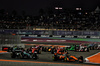 GP QATAR, Oscar Piastri (AUS) McLaren MCL38 e George Russell (GBR) Mercedes AMG F1 W15 at the partenza of Sprint.

30.11.2024. Formula 1 World Championship, Rd 23, Qatar Grand Prix, Doha, Qatar, Sprint e Qualifiche Day.

 - www.xpbimages.com, EMail: requests@xpbimages.com © Copyright: Coates / XPB Images