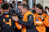 GP QATAR, Zak Brown (USA) McLaren Executive Director (Centre) with Lando Norris (GBR) McLaren in Sprint parc ferme.

30.11.2024. Formula 1 World Championship, Rd 23, Qatar Grand Prix, Doha, Qatar, Sprint e Qualifiche Day.

- www.xpbimages.com, EMail: requests@xpbimages.com © Copyright: Moy / XPB Images