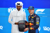 GP QATAR, (L to R): Mutaz Essa Barshim (QAT) High Jumper presents the Pirelli Pole Position Award to Max Verstappen (NLD) Red Bull Racing in qualifying parc ferme.

30.11.2024. Formula 1 World Championship, Rd 23, Qatar Grand Prix, Doha, Qatar, Sprint e Qualifiche Day.

 - www.xpbimages.com, EMail: requests@xpbimages.com © Copyright: Coates / XPB Images