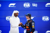 GP QATAR, L to R): Mutaz Essa Barshim (QAT) High Jumper presents the Pirelli Pole Position Award to Max Verstappen (NLD) Red Bull Racing.

30.11.2024. Formula 1 World Championship, Rd 23, Qatar Grand Prix, Doha, Qatar, Sprint e Qualifiche Day.

- www.xpbimages.com, EMail: requests@xpbimages.com © Copyright: Bearne / XPB Images