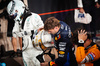 GP QATAR, (L to R): George Russell (GBR) Mercedes AMG F1; Max Verstappen (NLD) Red Bull Racing; e Lando Norris (GBR) McLaren, in qualifying parc ferme.

30.11.2024. Formula 1 World Championship, Rd 23, Qatar Grand Prix, Doha, Qatar, Sprint e Qualifiche Day.

- www.xpbimages.com, EMail: requests@xpbimages.com © Copyright: Bearne / XPB Images