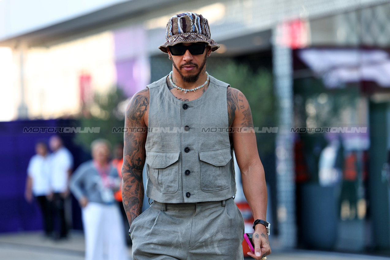 GP QATAR, Lewis Hamilton (GBR) Mercedes AMG F1.

29.11.2024 Formula 1 World Championship, Rd 23, Qatar Grand Prix, Doha, Qatar, Sprint Qualifiche Day.

 - www.xpbimages.com, EMail: requests@xpbimages.com © Copyright: Staley / XPB Images