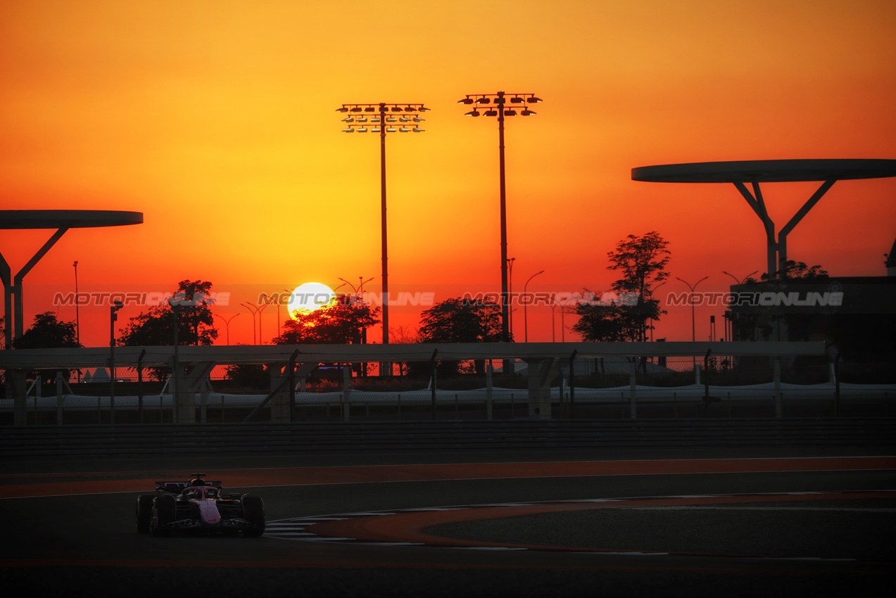 GP QATAR, Esteban Ocon (FRA) Alpine F1 Team A524.

29.11.2024 Formula 1 World Championship, Rd 23, Qatar Grand Prix, Doha, Qatar, Sprint Qualifiche Day.

 - www.xpbimages.com, EMail: requests@xpbimages.com © Copyright: Staley / XPB Images