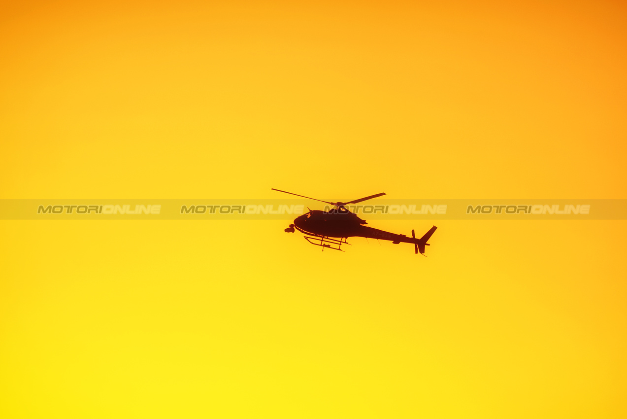 GP QATAR, Circuit Atmosfera - sunset.

29.11.2024 Formula 1 World Championship, Rd 23, Qatar Grand Prix, Doha, Qatar, Sprint Qualifiche Day.

- www.xpbimages.com, EMail: requests@xpbimages.com © Copyright: Moy / XPB Images