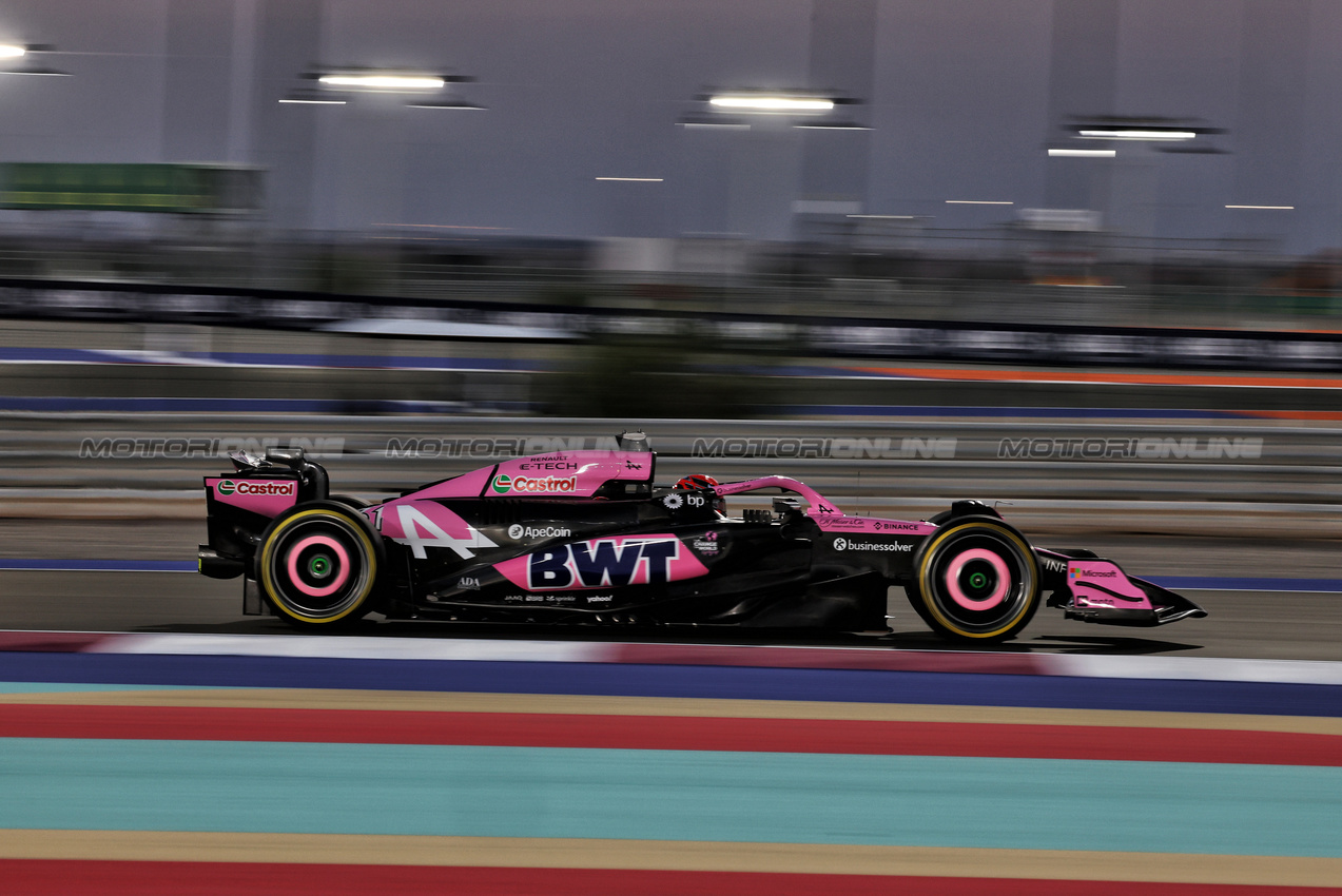 GP QATAR, Esteban Ocon (FRA) Alpine F1 Team A524.

29.11.2024 Formula 1 World Championship, Rd 23, Qatar Grand Prix, Doha, Qatar, Sprint Qualifiche Day.

- www.xpbimages.com, EMail: requests@xpbimages.com © Copyright: Moy / XPB Images