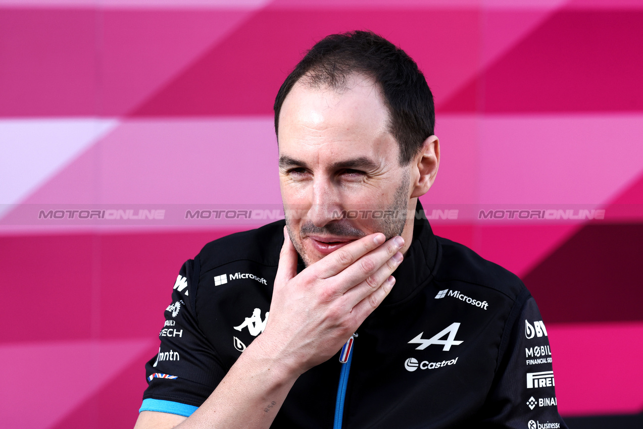 GP QATAR, Oliver Oakes (GBR) Alpine F1 Team Team Principal.

29.11.2024 Formula 1 World Championship, Rd 23, Qatar Grand Prix, Doha, Qatar, Sprint Qualifiche Day.

- www.xpbimages.com, EMail: requests@xpbimages.com © Copyright: Moy / XPB Images