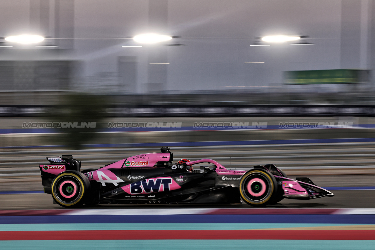 GP QATAR, Esteban Ocon (FRA) Alpine F1 Team A524.

29.11.2024 Formula 1 World Championship, Rd 23, Qatar Grand Prix, Doha, Qatar, Sprint Qualifiche Day.

- www.xpbimages.com, EMail: requests@xpbimages.com © Copyright: Moy / XPB Images