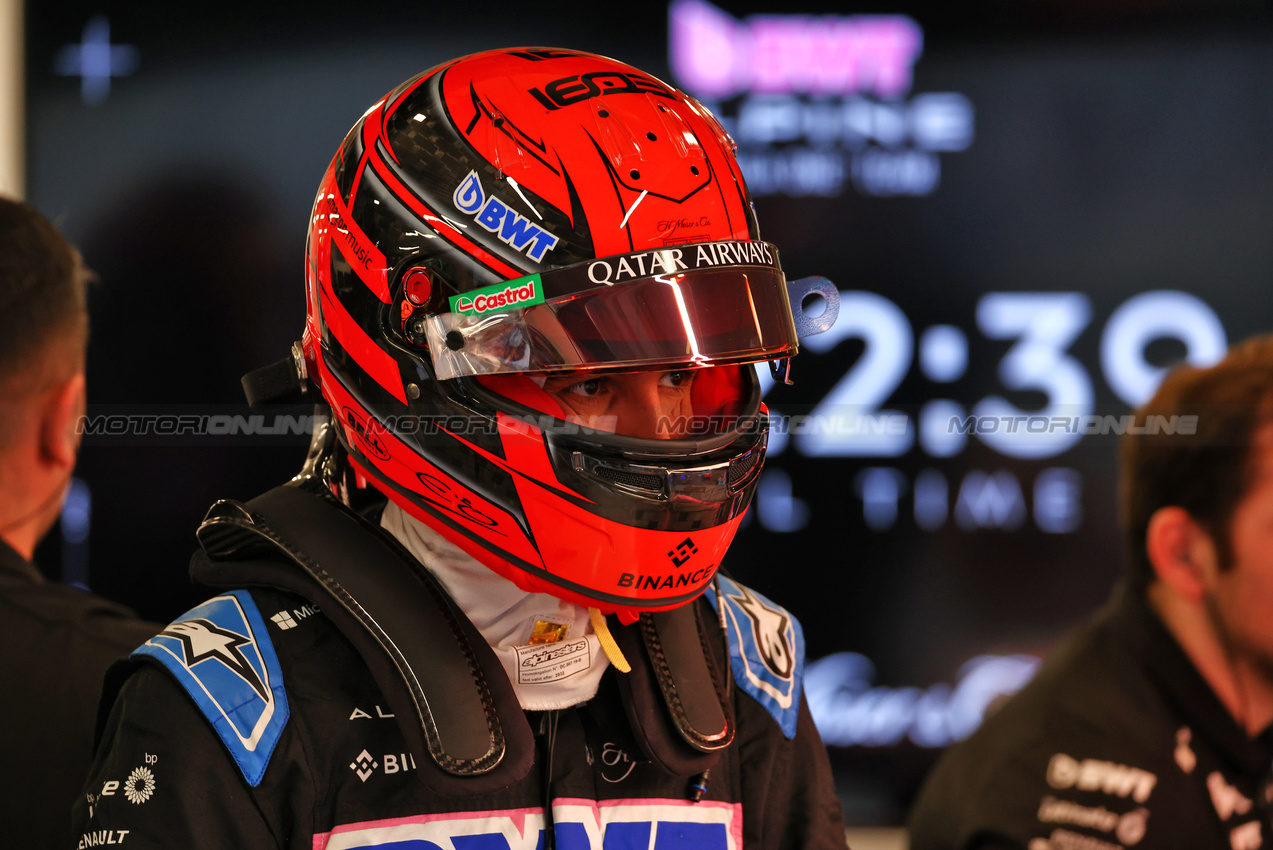 GP QATAR, Esteban Ocon (FRA) Alpine F1 Team.

29.11.2024 Formula 1 World Championship, Rd 23, Qatar Grand Prix, Doha, Qatar, Sprint Qualifiche Day.

 - www.xpbimages.com, EMail: requests@xpbimages.com © Copyright: Coates / XPB Images