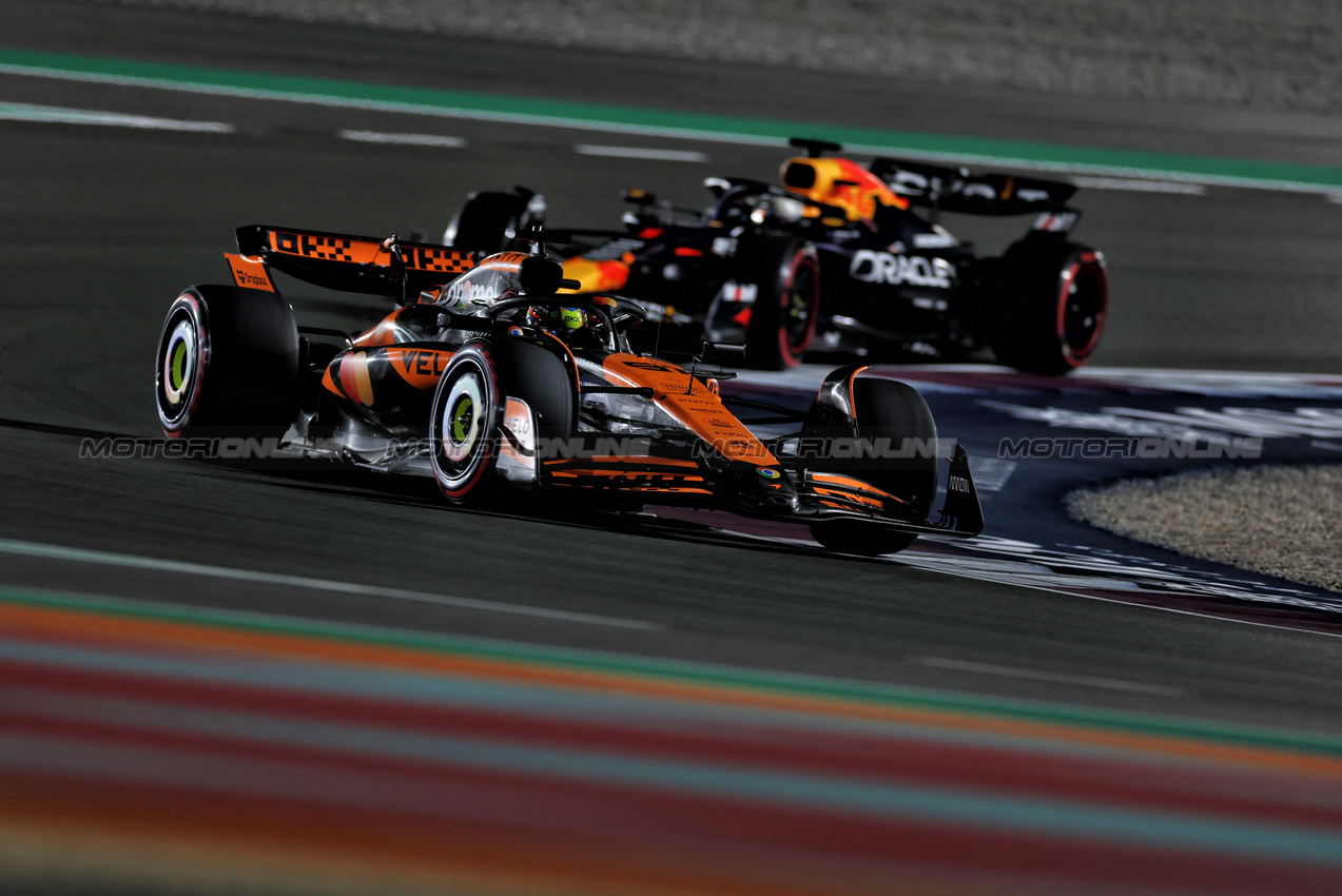 GP QATAR, Oscar Piastri (AUS) McLaren MCL38.

29.11.2024 Formula 1 World Championship, Rd 23, Qatar Grand Prix, Doha, Qatar, Sprint Qualifiche Day.

 - www.xpbimages.com, EMail: requests@xpbimages.com © Copyright: Staley / XPB Images