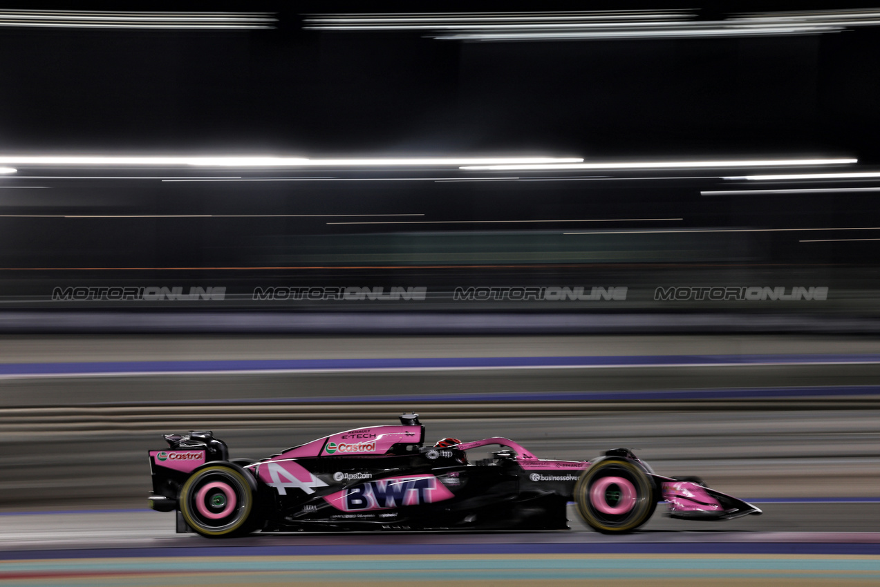 GP QATAR, Esteban Ocon (FRA) Alpine F1 Team A524.

29.11.2024 Formula 1 World Championship, Rd 23, Qatar Grand Prix, Doha, Qatar, Sprint Qualifiche Day.

 - www.xpbimages.com, EMail: requests@xpbimages.com © Copyright: Staley / XPB Images