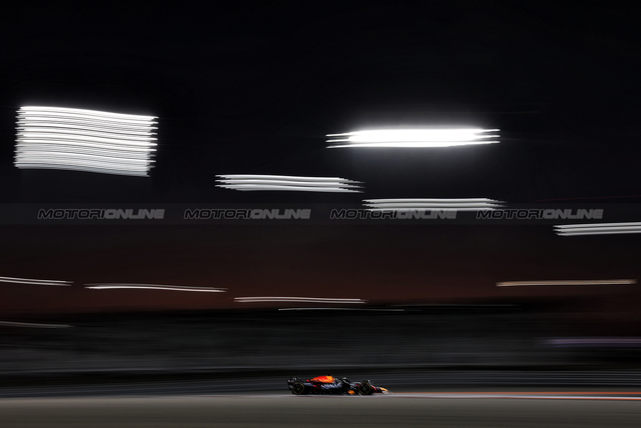 GP QATAR, Max Verstappen (NLD) Red Bull Racing RB20.

29.11.2024 Formula 1 World Championship, Rd 23, Qatar Grand Prix, Doha, Qatar, Sprint Qualifiche Day.

 - www.xpbimages.com, EMail: requests@xpbimages.com © Copyright: Staley / XPB Images