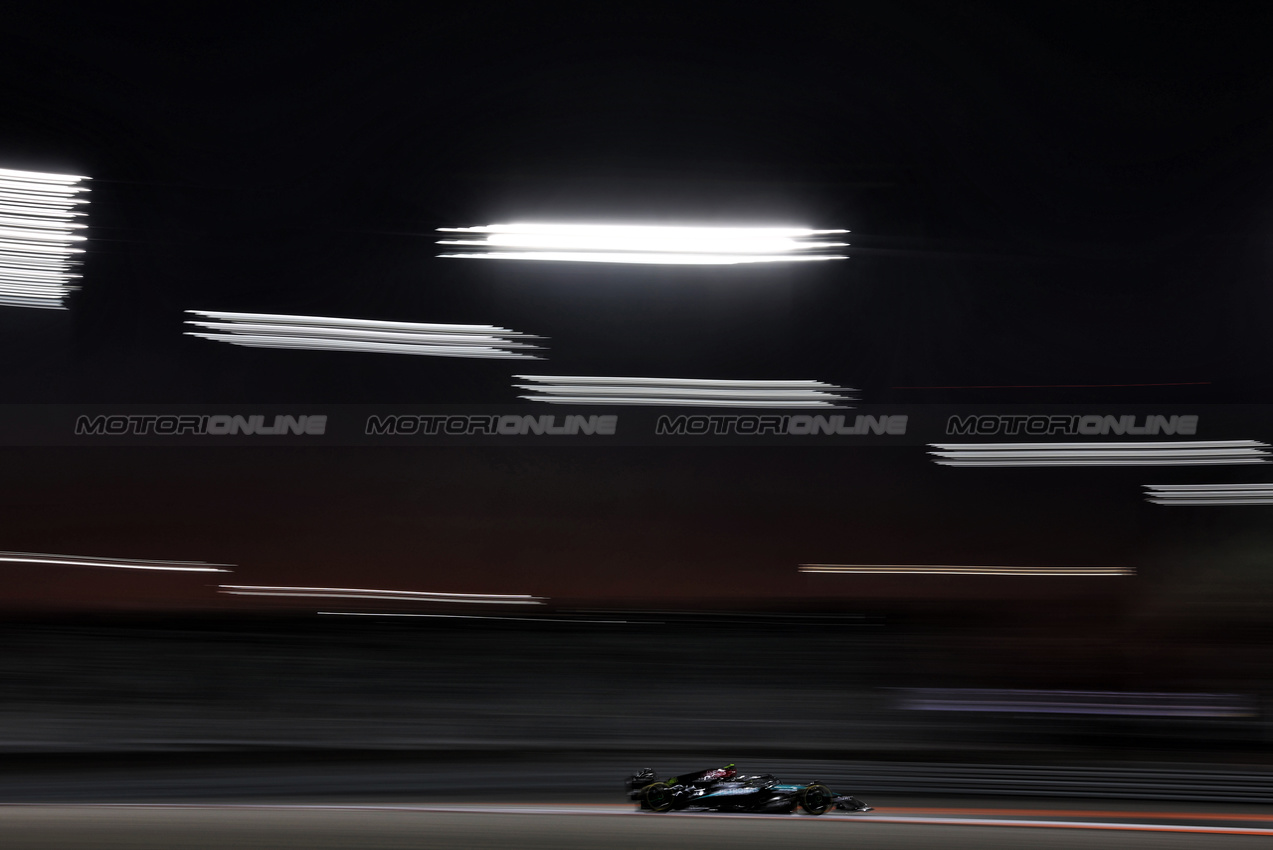 GP QATAR, Lewis Hamilton (GBR) Mercedes AMG F1 W15.

29.11.2024 Formula 1 World Championship, Rd 23, Qatar Grand Prix, Doha, Qatar, Sprint Qualifiche Day.

 - www.xpbimages.com, EMail: requests@xpbimages.com © Copyright: Staley / XPB Images