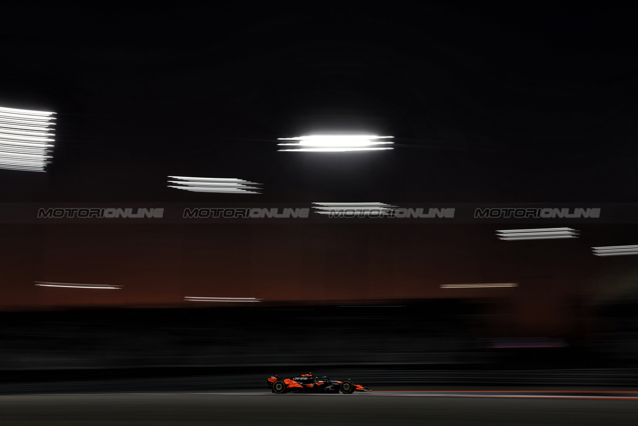 GP QATAR, Lando Norris (GBR) McLaren MCL38.

29.11.2024 Formula 1 World Championship, Rd 23, Qatar Grand Prix, Doha, Qatar, Sprint Qualifiche Day.

 - www.xpbimages.com, EMail: requests@xpbimages.com © Copyright: Staley / XPB Images