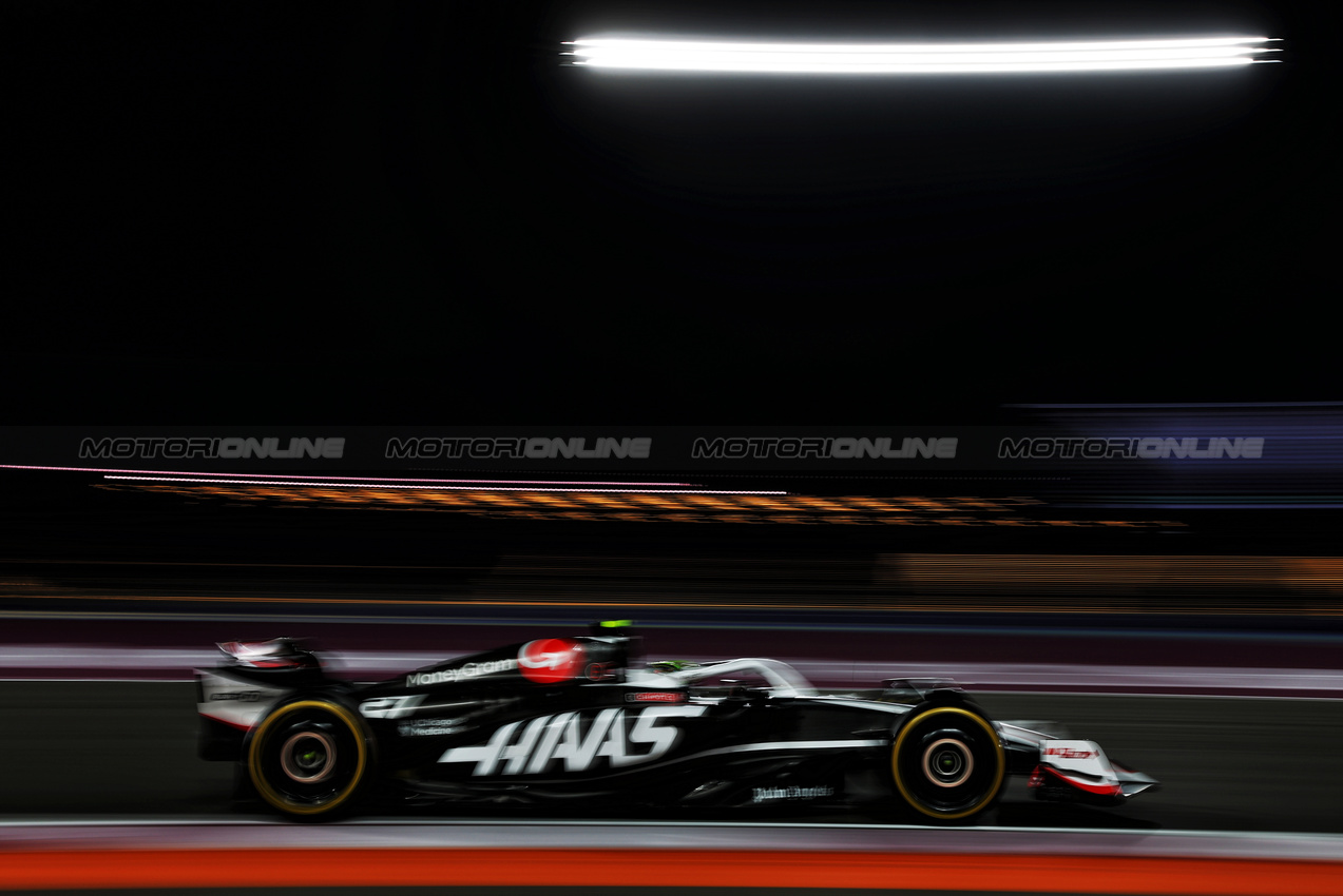 GP QATAR, Nico Hulkenberg (GER) Haas VF-24.

29.11.2024 Formula 1 World Championship, Rd 23, Qatar Grand Prix, Doha, Qatar, Sprint Qualifiche Day.

- www.xpbimages.com, EMail: requests@xpbimages.com © Copyright: Charniaux / XPB Images